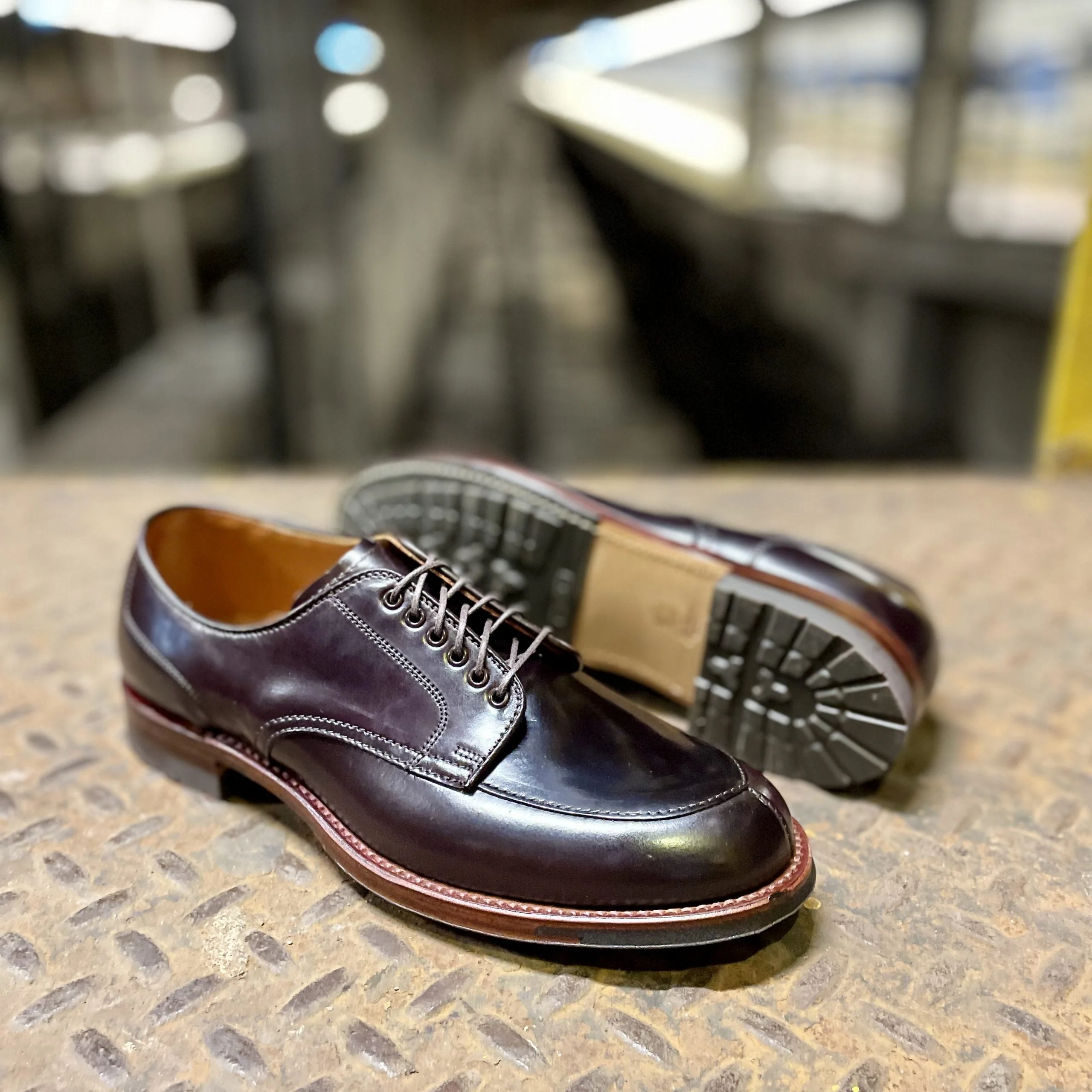 D1629C - V Tip Split Toe Blucher in Color 8 Shell - Image 3