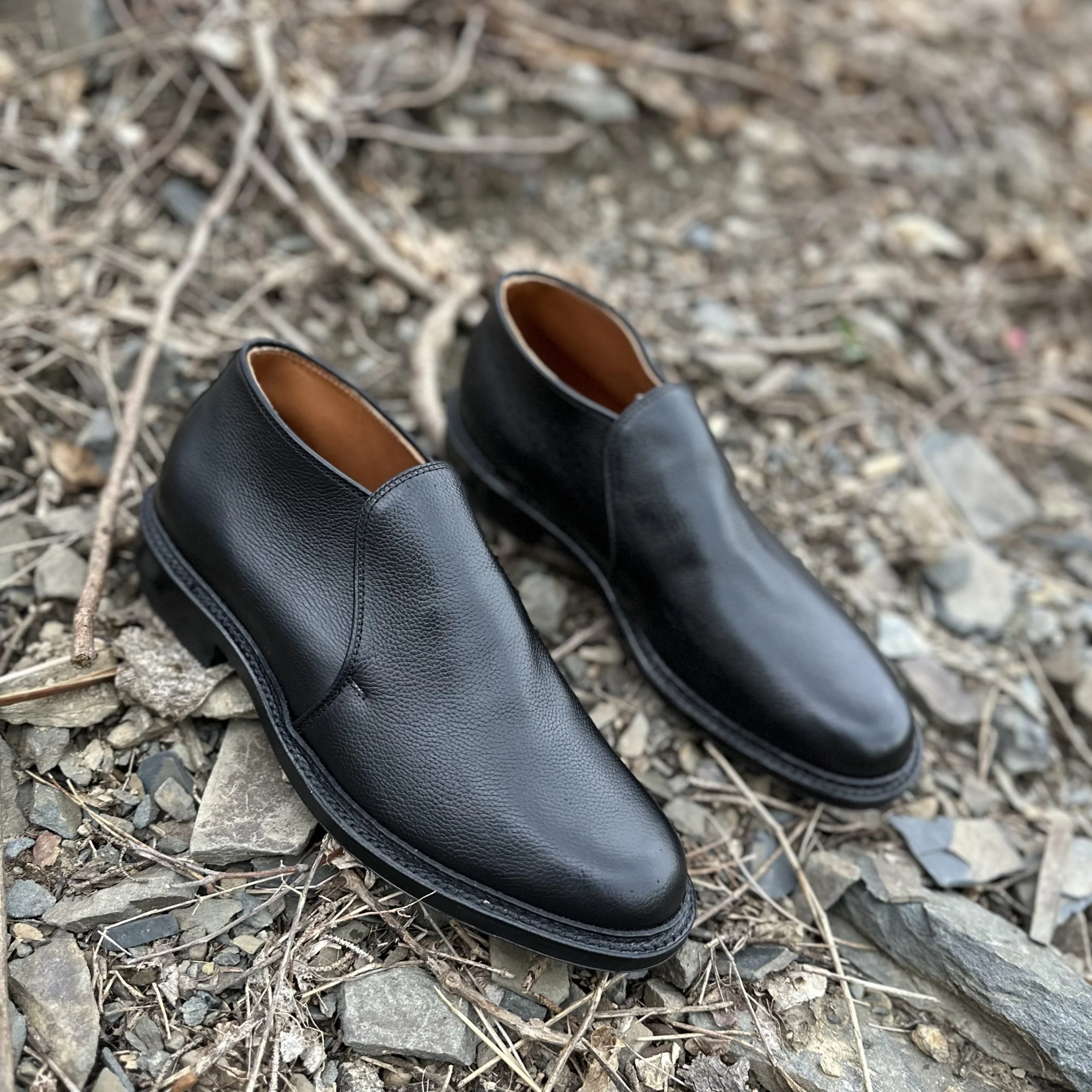 D2711C - 750 Chukka Boot in Black Regina Grain - Image 3