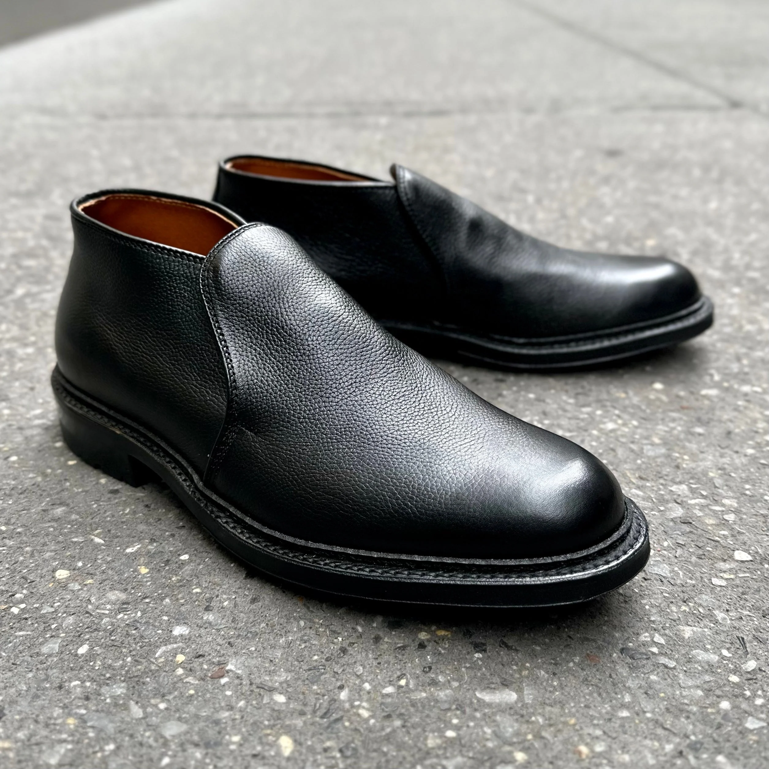 D2711C - 750 Chukka Boot in Black Regina Grain - Image 7