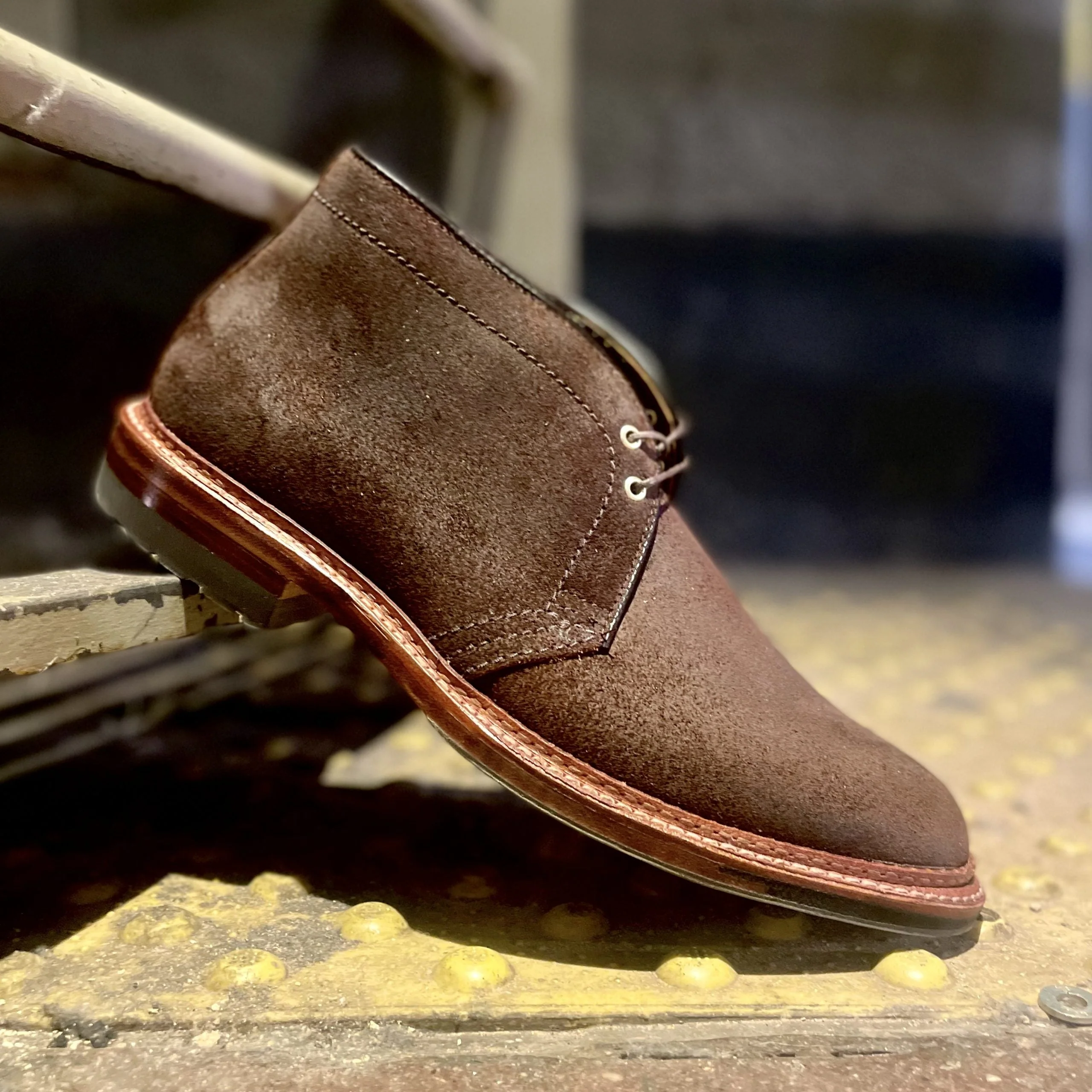 D1717C - Catskills Chukka Boot in Tobacco Reverse Chamois - Image 4