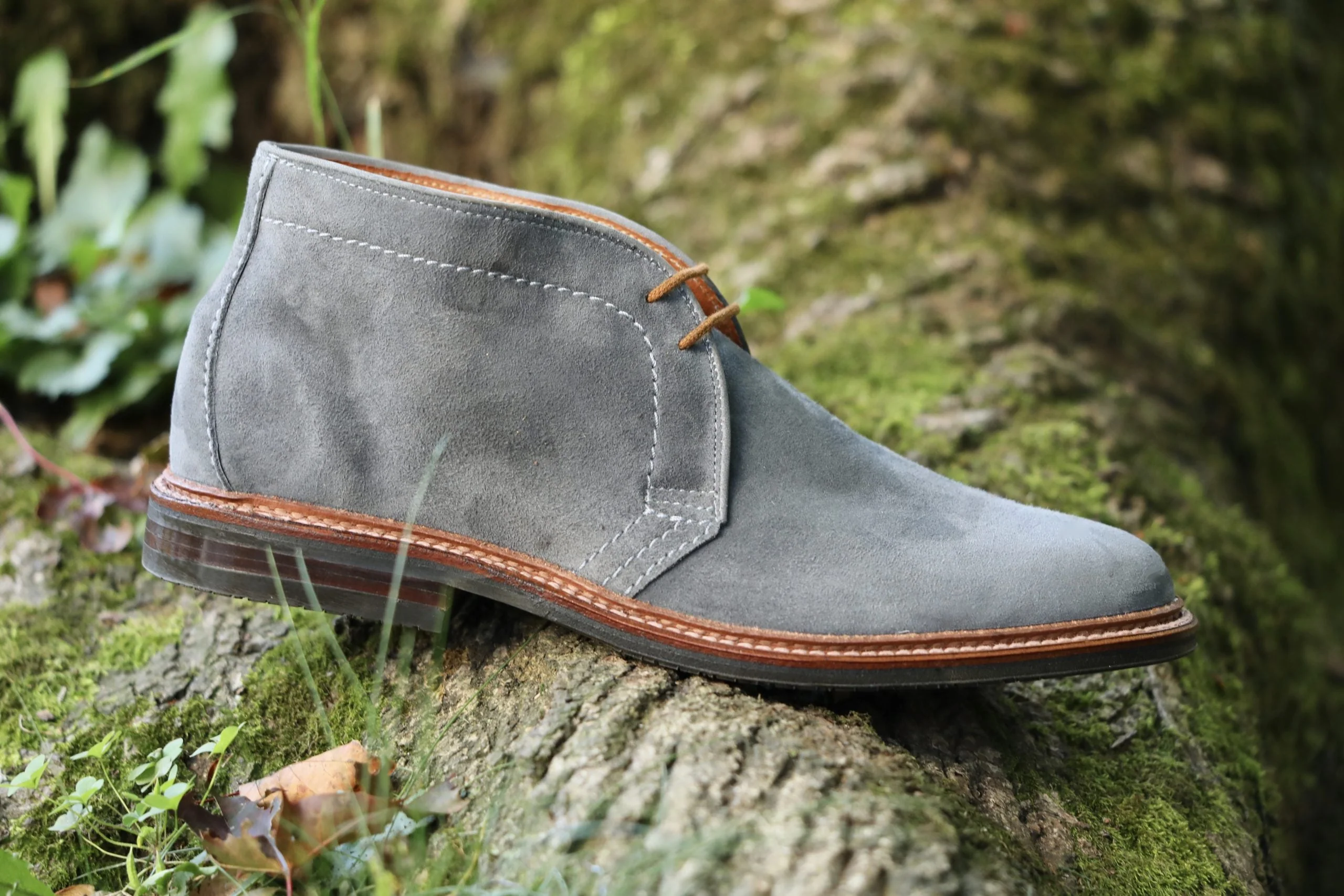 1592L - Chukka Boot with L3 Sole in Lead Suede - Image 4