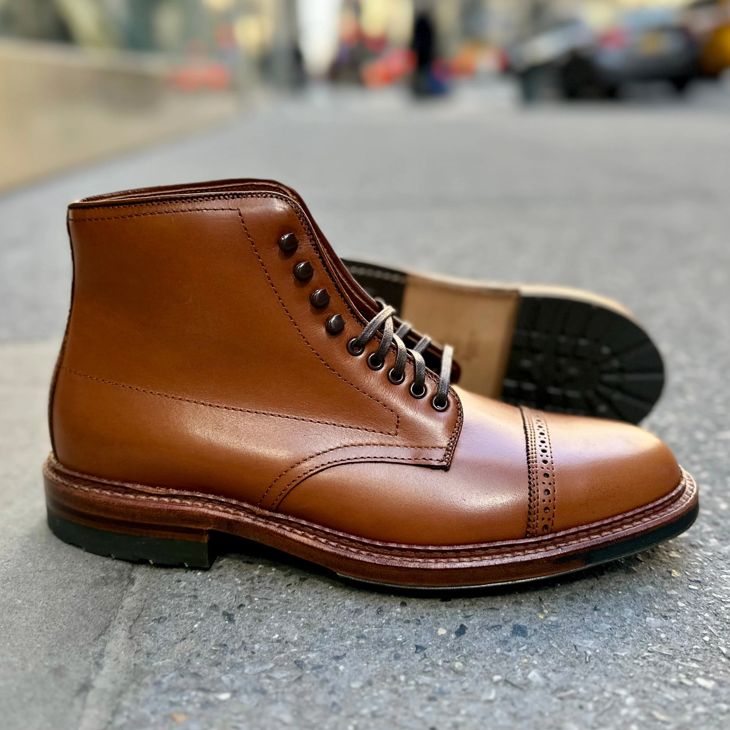 D2825HC - Jumper Boot in Burnished Tan Calfskin - Image 3
