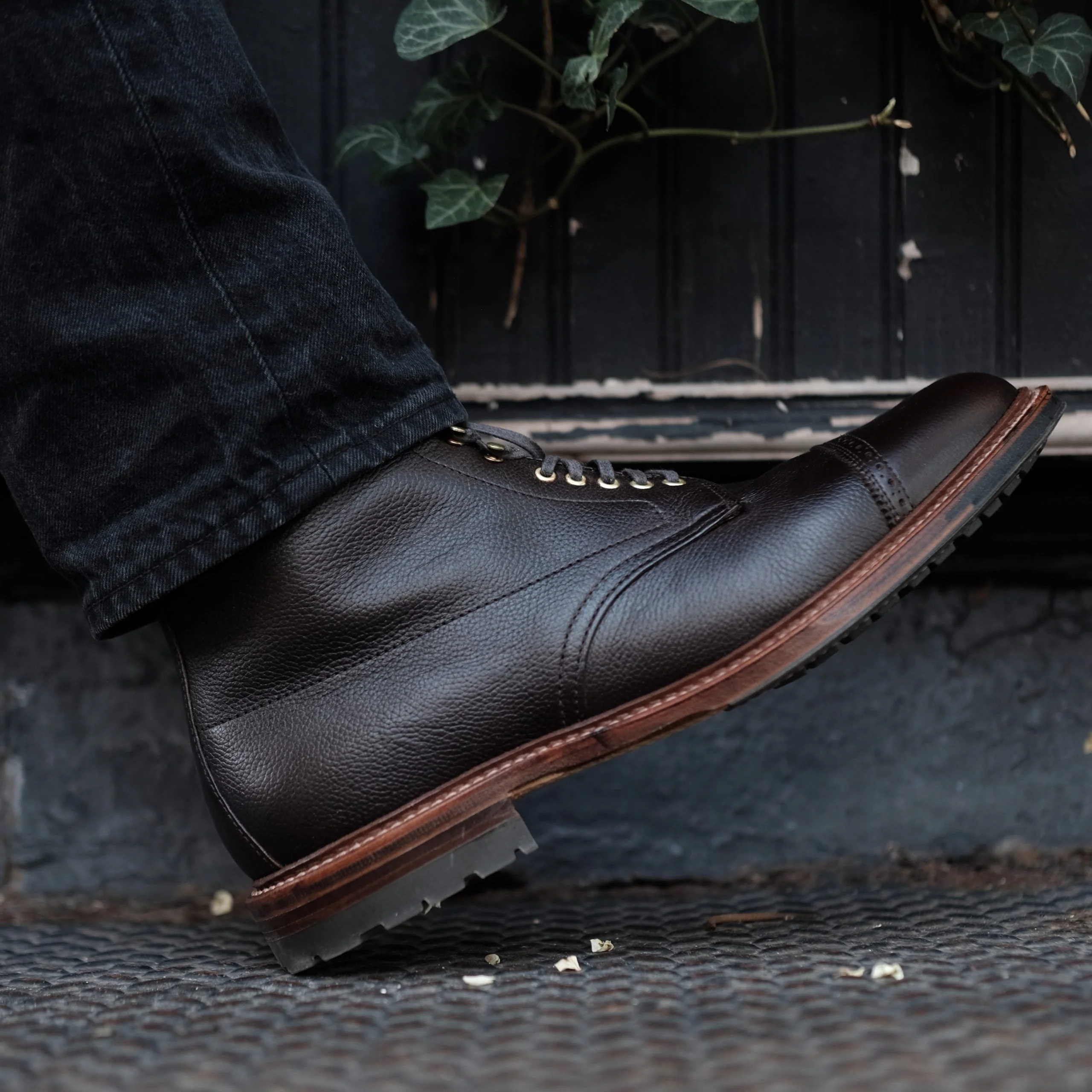 D9819HC - Jumper Boot in Regina Brown Grain - Image 7