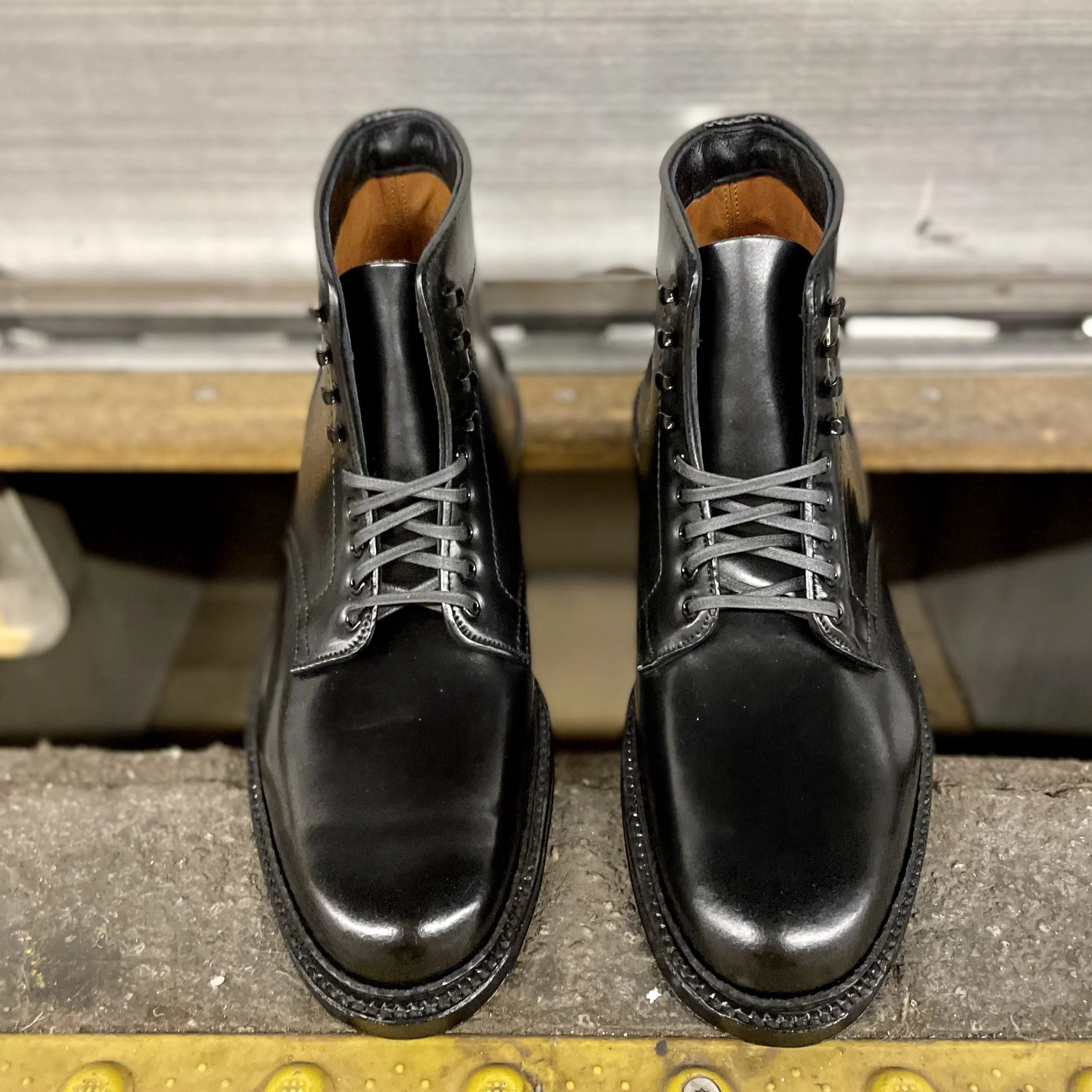 D6842H - Plain Toe "Director" Boot in Black Shell Cordovan - Image 6