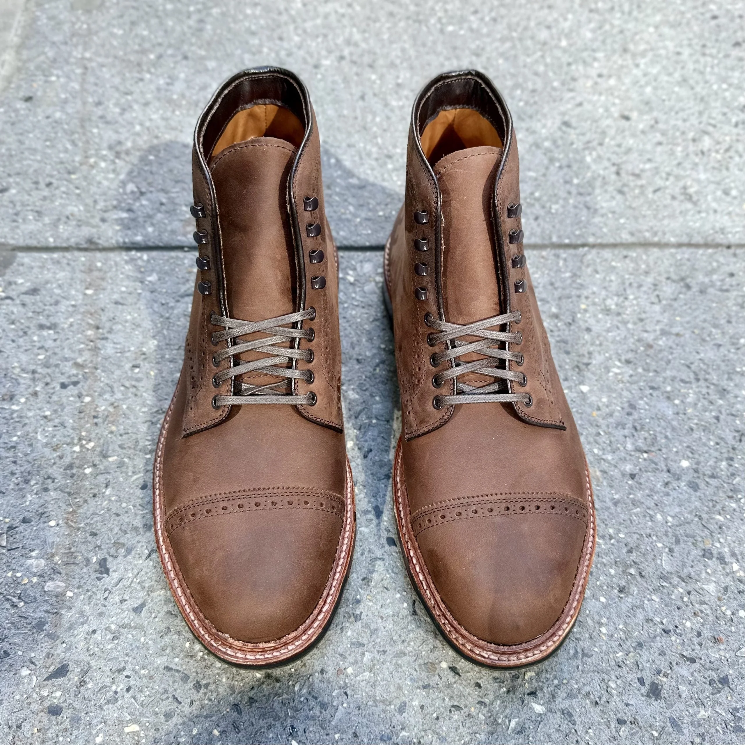 D2817HC - Straight Tip "Shaking" Boot in Tobacco Smooth Chamois - Image 3